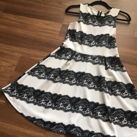 Papermoon Dresses & Skirts - Papermoon Black/White Dress